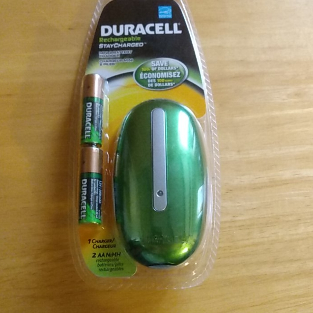 Duracell Rechargeable Batteries with Charger